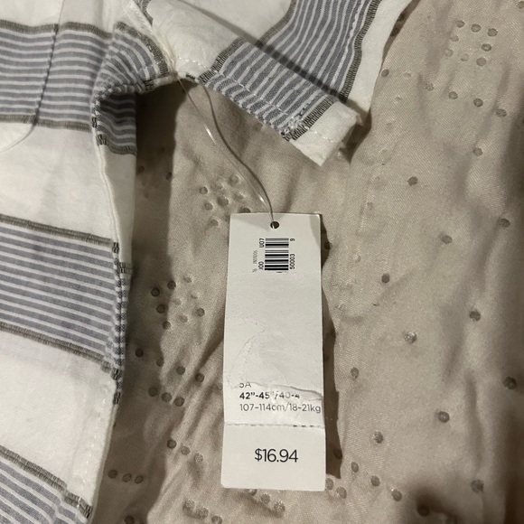 Old Navy Button Down SS Gray and White stripe Size 5T NWT - Picture 2 of 3